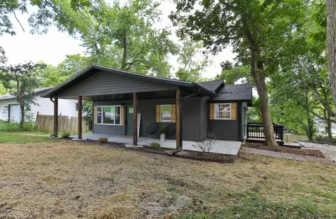 Exterior - 701 E Oak St, Ozark, MO 65721 photo 2 of 9