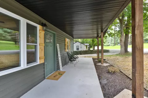 Exterior - 701 E Oak St, Ozark, MO 65721 photo 6 of 9