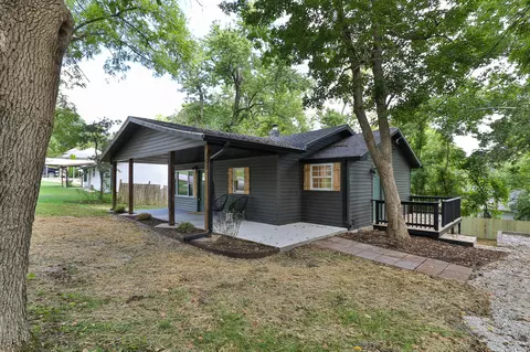 Exterior - 701 E Oak St, Ozark, MO 65721 photo 3 of 9