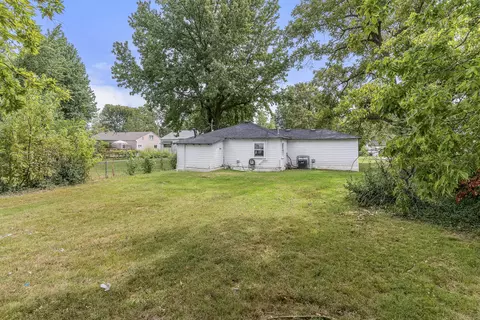Exterior - 1815 W Webster St, Springfield, MO 65802 photo 5 of 7