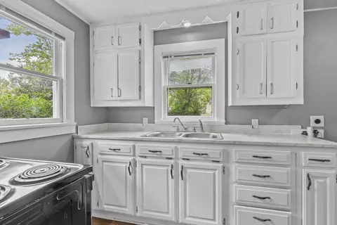 Kitchen - 1815 W Webster St, Springfield, MO 65802 photo 1 of 2