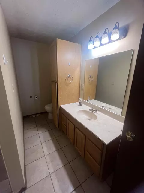 Bath - 1023 S Oak Grove Ave, Springfield, MO 65804 photo 3 of 5