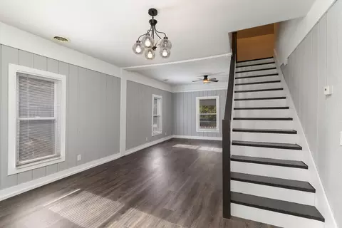 Living - 1701 W Lee St, Springfield, MO 65803 photo 3 of 4