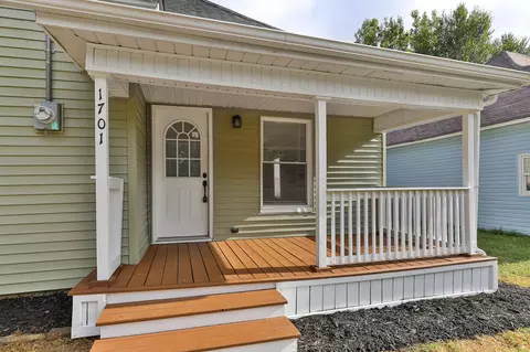 Exterior - 1701 W Lee St, Springfield, MO 65803 photo 3 of 6