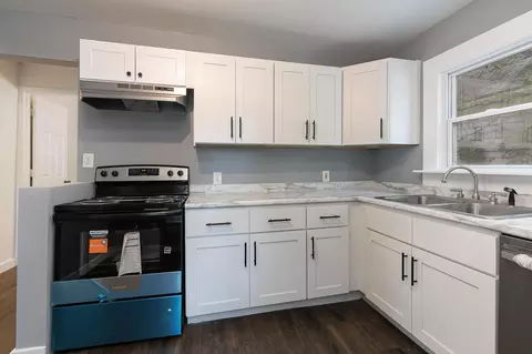 Kitchen - 1701 W Lee St, Springfield, MO 65803 photo 3 of 3