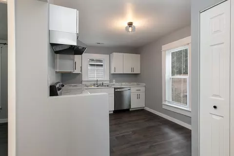Kitchen - 1701 W Lee St, Springfield, MO 65803 photo 1 of 3
