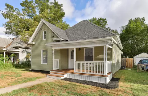 Exterior - 1701 W Lee St, Springfield, MO 65803 photo 2 of 6