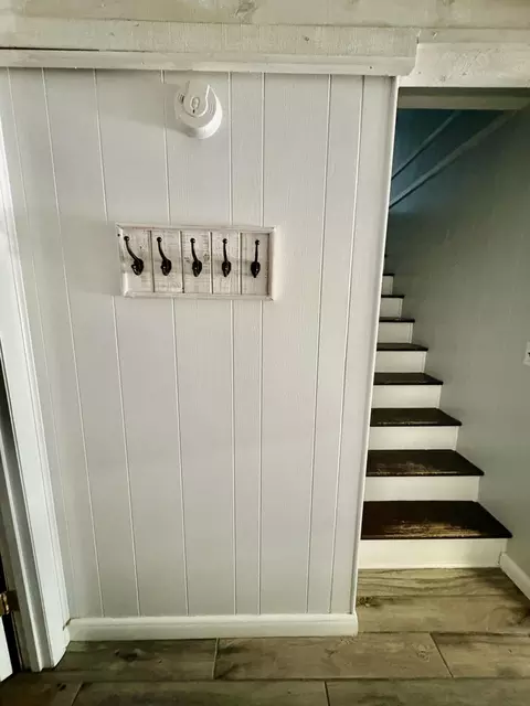 Entry Way - 4 Cedar St, Greenfield, MO 65661 photo 2 of 4