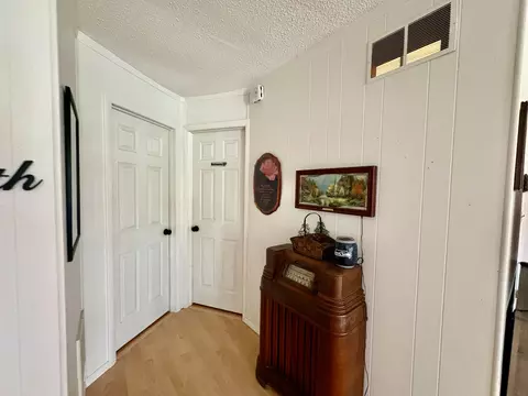Entry Way - 4 Cedar St, Greenfield, MO 65661 photo 4 of 4