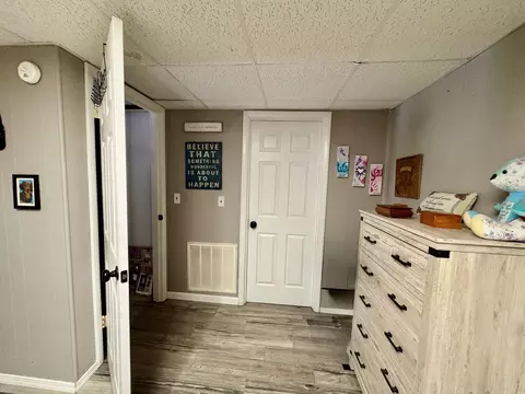 Entry Way - 4 Cedar St, Greenfield, MO 65661 photo 1 of 4