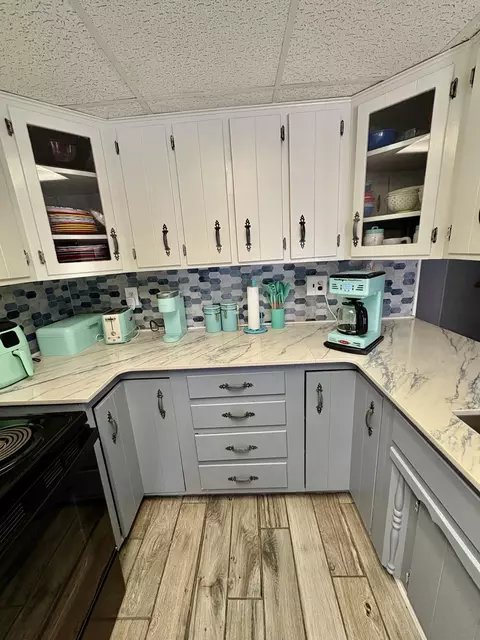 Kitchen - 4 Cedar St, Greenfield, MO 65661 photo 1 of 5