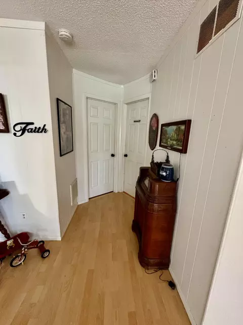 Entry Way - 4 Cedar St, Greenfield, MO 65661 photo 3 of 4