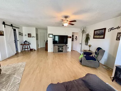 Living - 4 Cedar St, Greenfield, MO 65661 photo 2 of 5
