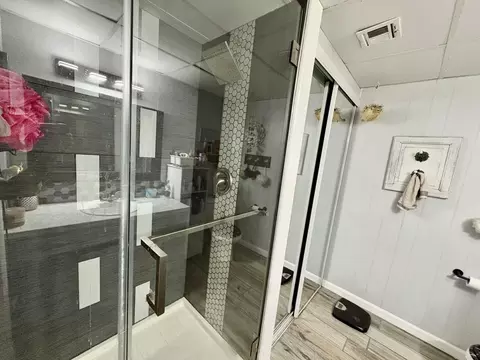 Bath - 4 Cedar St, Greenfield, MO 65661 photo 3 of 4