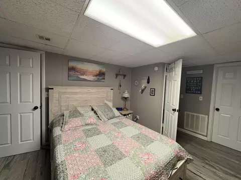 Bedroom - 4 Cedar St, Greenfield, MO 65661 photo 3 of 7