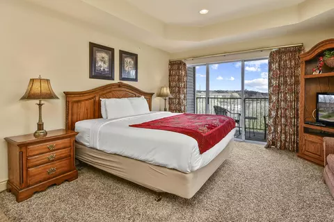 Bedroom - 201 Golfview Dr #1-14, Branson, MO 65616 photo 1 of 5