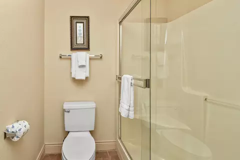 Bath - 201 Golfview Dr #1-14, Branson, MO 65616 photo 4 of 4