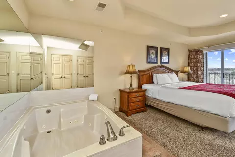 Bedroom - 201 Golfview Dr #1-14, Branson, MO 65616 photo 5 of 5