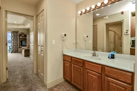 Bath - 201 Golfview Dr #1-14, Branson, MO 65616 photo 1 of 4