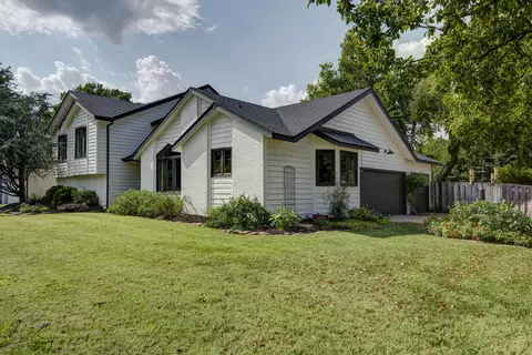 Exterior - 1245 E Highpoint St, Springfield, MO 65804 photo 10 of 11