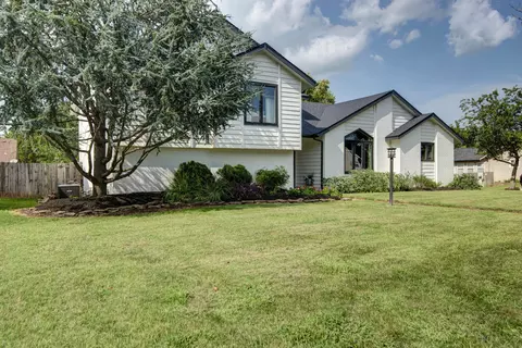 Exterior - 1245 E Highpoint St, Springfield, MO 65804 photo 8 of 11