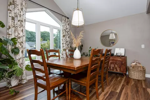Dining - 1245 E Highpoint St, Springfield, MO 65804 photo 2 of 2
