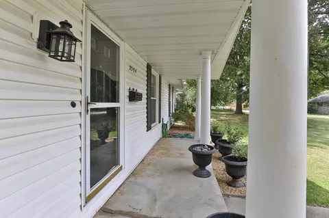 Exterior - 2504 S Mccann Ave, Springfield, MO 65804 photo 3 of 8