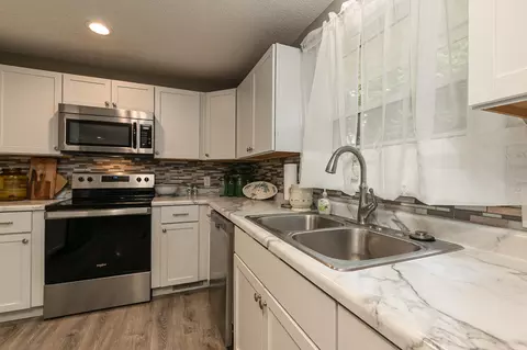 Kitchen - 2504 S Mccann Ave, Springfield, MO 65804 photo 2 of 3