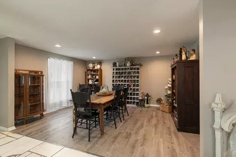 Dining - 2504 S Mccann Ave, Springfield, MO 65804 photo 1 of 2