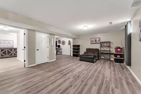 Entry Way - 3427 S Ashley Ct, Springfield, MO 65809 photo 7 of 7