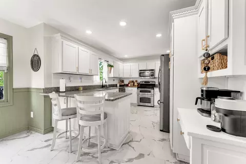 Kitchen - 3427 S Ashley Ct, Springfield, MO 65809 photo 1 of 4
