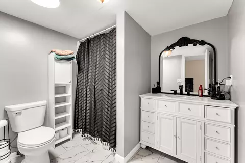 Bath - 3427 S Ashley Ct, Springfield, MO 65809 photo 4 of 4