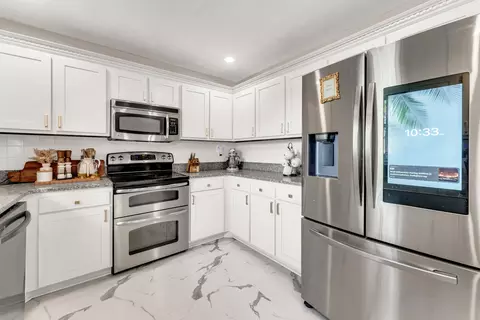 Kitchen - 3427 S Ashley Ct, Springfield, MO 65809 photo 4 of 4