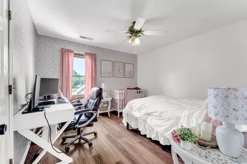 Bedroom - 3427 S Ashley Ct, Springfield, MO 65809 photo 5 of 7