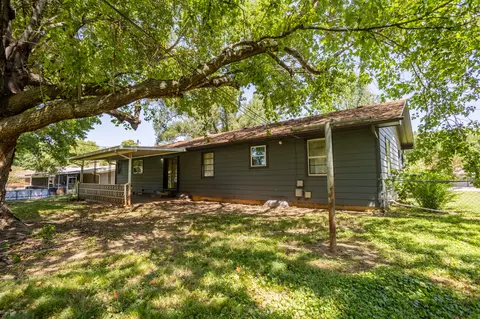 Exterior - 2123 S Prairie Ln, Springfield, MO 65804 photo 6 of 8