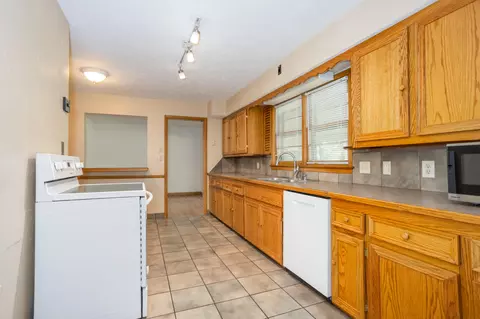 Kitchen - 2123 S Prairie Ln, Springfield, MO 65804 photo 1 of 2