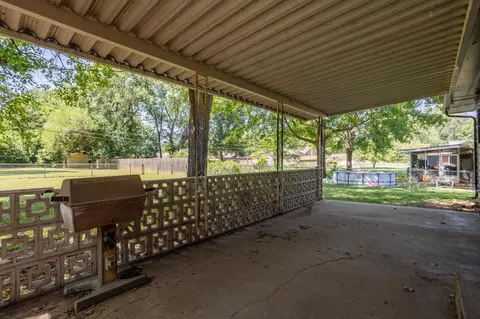 Exterior - 2123 S Prairie Ln, Springfield, MO 65804 photo 5 of 8