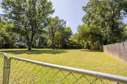 Exterior - 2123 S Prairie Ln, Springfield, MO 65804 photo 3 of 8