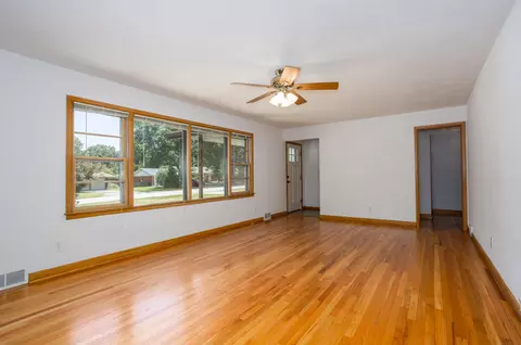 Living - 2123 S Prairie Ln, Springfield, MO 65804 photo 5 of 5