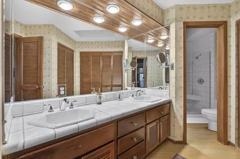 Bath - 161 Berms Cir #3, Branson, MO 65616 photo 3 of 4