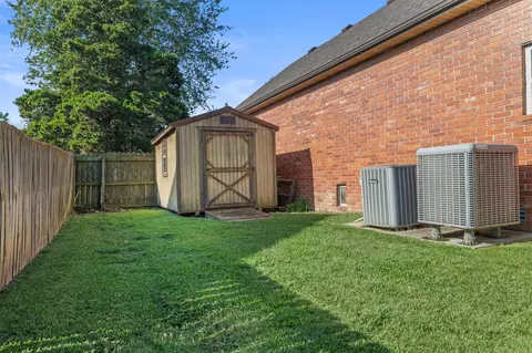 Exterior - 253 E Grace St, Republic, MO 65738 photo 9 of 10
