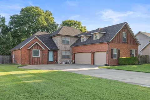 Exterior - 253 E Grace St, Republic, MO 65738 photo 2 of 10