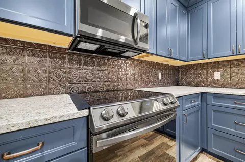Kitchen - 253 E Grace St, Republic, MO 65738 photo 3 of 4