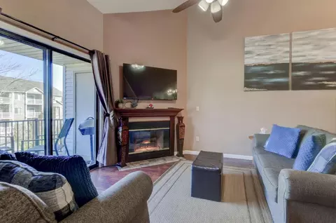 Living - 169 Highland Dr #8, Branson, MO 65616 photo 2 of 3