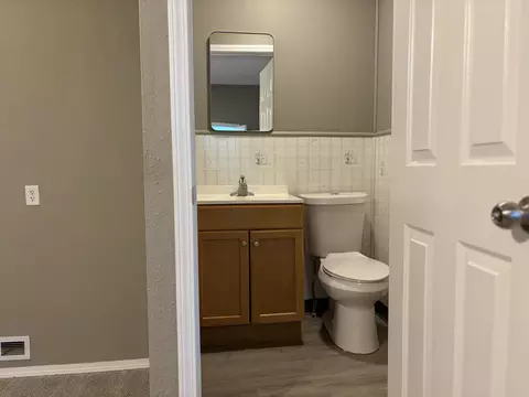 Bath - 3205 W Marty St, Springfield, MO 65810 photo 3 of 4