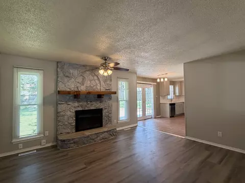 Living - 3205 W Marty St, Springfield, MO 65810 photo 2 of 6