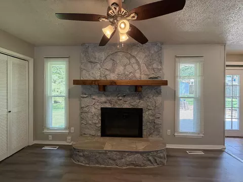 Living - 3205 W Marty St, Springfield, MO 65810 photo 3 of 6