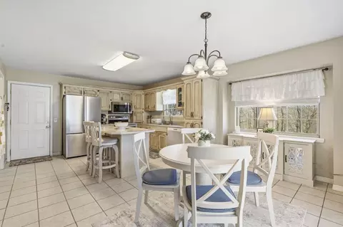 Kitchen - 1329 S State Highway Uu, Chadwick, MO 65629 photo 2 of 4