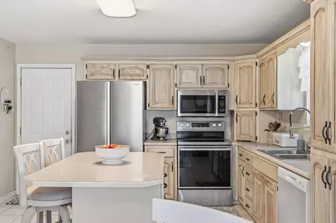Kitchen - 1329 S State Highway Uu, Chadwick, MO 65629 photo 3 of 4