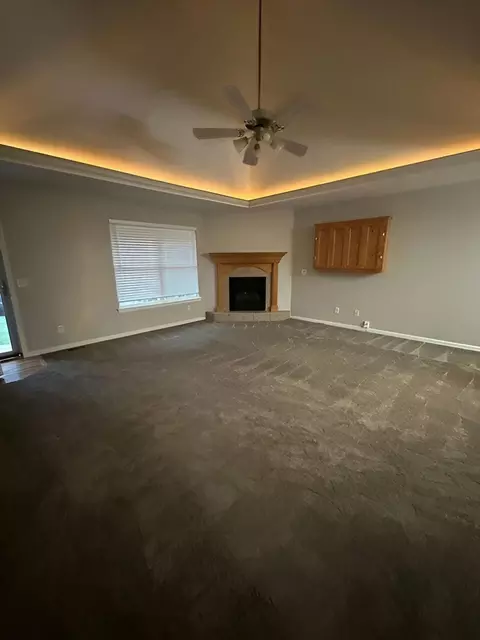 Living - 1986 W Sexton Dr, Springfield, MO 65810 photo 2 of 3